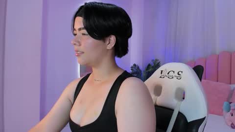 isabella_clarkk online show from March 3, 10:27 pm