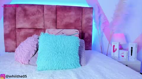 Snapshot of isabella_whiite chatting on March 6, 11:20 pm Isabella White online show from March 6, 11:20 pm