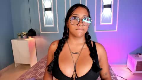 isabella zc online show from May 30, 11:41 am