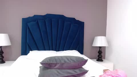   online show from December 7, 1:40 pm