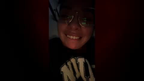 isabellaelizabeth online show from December 19, 4:27 am