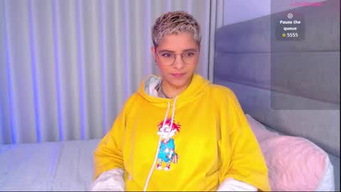 Isabella Mout  online show from November 20, 12:44 am