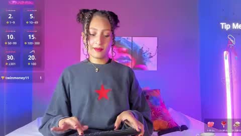 Snapshot of isabellaspencer chatting on October 16, 10:23 pm Isabella online show from October 16, 10:23 pm
