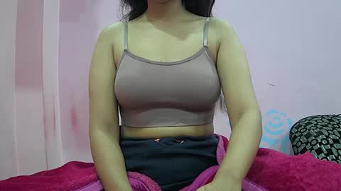 ishika_singh_ online show from February 13, 2:46 am