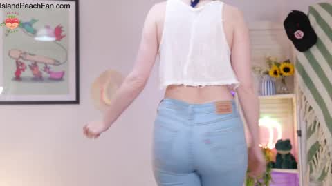 Lou  Peaches online show from March 27, 3:24 pm