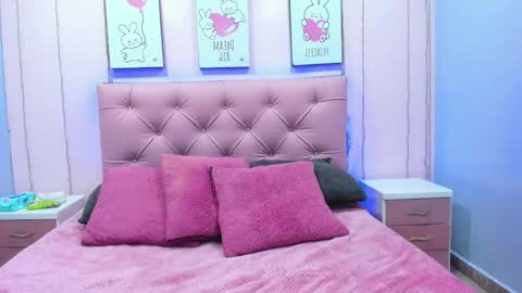 Issa  online show from October 7, 3:00 am