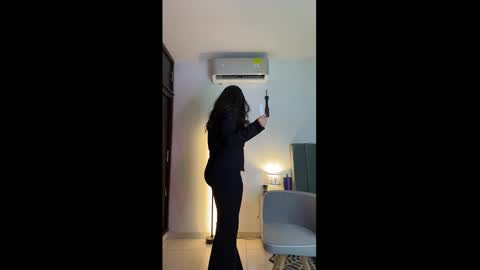 K A R I online show from November 12, 12:19 am