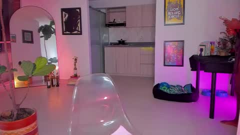 lau online show from March 5, 1:23 am