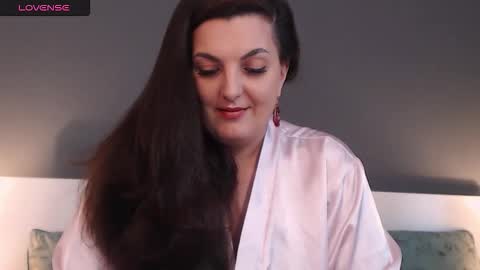 Melissa Khaan online show from November 7, 10:10 am