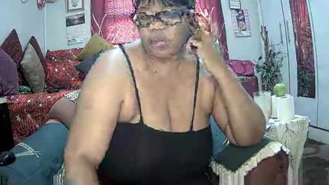 itumeleng74 online show from October 22, 6:40 am