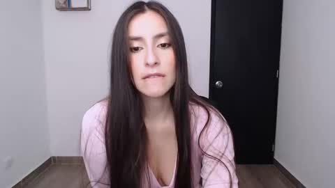 Snapshot of ivanna_angel chatting on September 26, 2:58 pm Ivanna angel online show from September 26, 2:58 pm