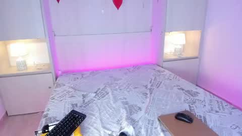 Ivy online show from March 25, 4:39 am