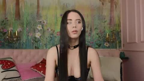 ivorywood_ online show from June 1, 6:53 pm