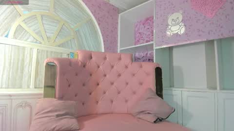 Snapshot of ivy_rae_xxx chatting on October 27, 8:14 pm Ivy Rae online show from October 27, 8:14 pm