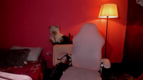 vivian online show from February 21, 8:42 pm