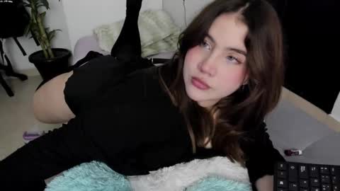 I V Y online show from March 7, 2:29 am