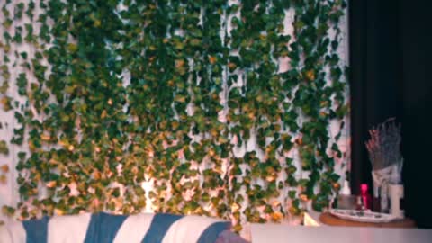 Miss Ivy online show from December 7, 4:03 pm