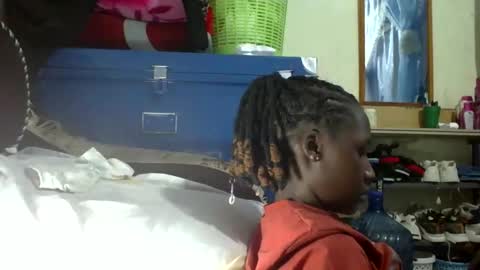 ivyk_ online show from March 3, 12:44 pm