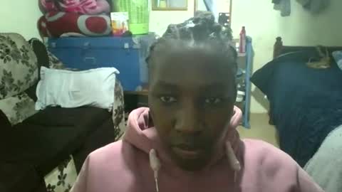 ivyk_ online show from February 25, 10:47 am