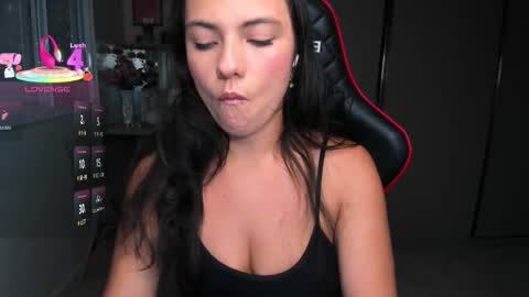 Ivvy online show from February 25, 9:02 pm