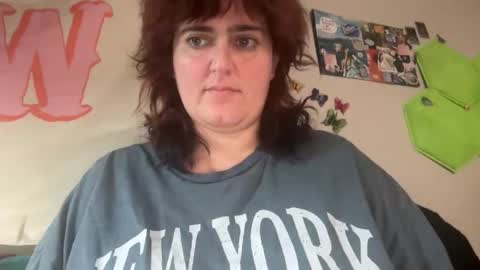 izzyishottttt online show from October 26, 9:49 am