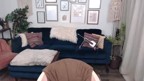 Jade online show from February 19, 9:25 pm