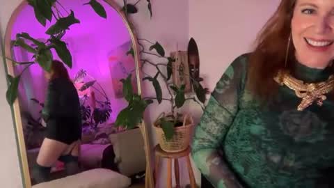 Jade Slade online show from June 24, 3:05 am