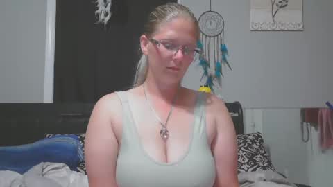 JadeLuv online show from September 19, 1:04 am