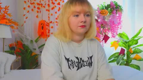 Diane online show from November 8, 11:26 am