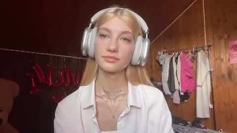 Elsa online show from June 23, 8:34 am
