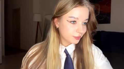 Snapshot of janniekeneipp chatting on October 19, 4:42 pm Janni online show from October 19, 4:42 pm