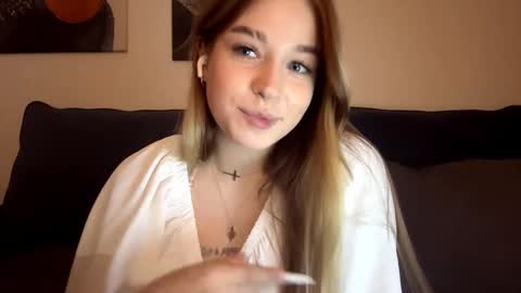 Snapshot of janniekeneipp chatting on October 16, 4:31 pm Janni online show from October 16, 4:31 pm