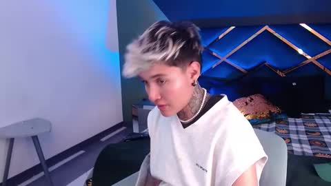 JAX online show from December 17, 6:28 am