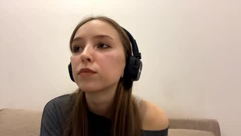 Isabella Rose online show from March 4, 2:45 pm