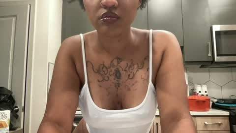 jazminetea online show from June 15, 3:07 am