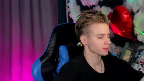 jean_wilsons online show from February 14, 11:34 am