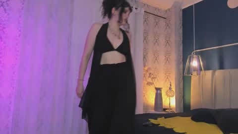 Jean online show from October 10, 8:14 pm