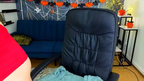 jeanniefox_ online show from October 18, 6:49 am