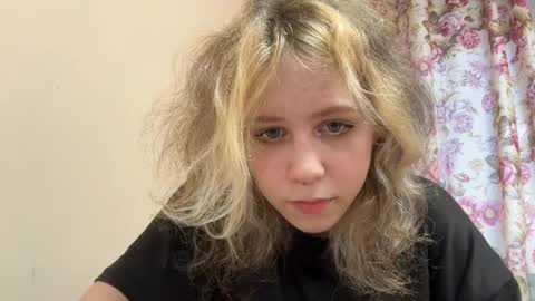 Jessica online show from April 3, 9:07 am