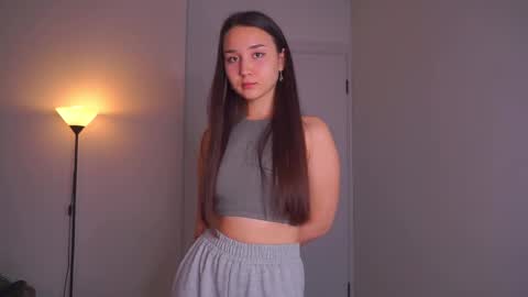 Snapshot of jenifferfoerster chatting on November 1, 4:05 am Molly online show from November 1, 4:05 am