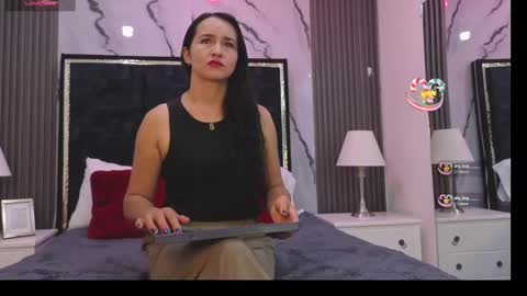 Snapshot of jenn_blake chatting on October 4, 11:27 am JENN  online show from October 4, 11:27 am