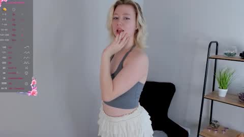 jennifer_mathis online show from October 9, 9:08 pm