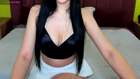 Jennifer online show from December 17, 1:33 am