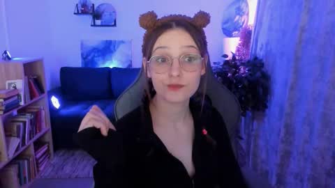 jenniferkiim online show from February 23, 11:20 am