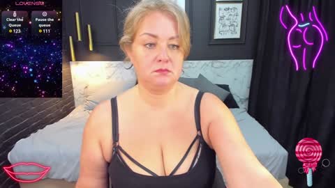 Jennifer online show from January 18, 11:11 pm