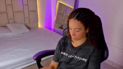 jenny__lawrence online show from October 26, 8:15 pm