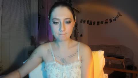 Jennifer Jenny Darling   online show from January 5, 8:12 pm