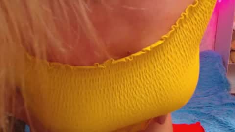 Snapshot of jenny_oliviawow chatting on September 24, 2:05 pm  All the most interesting in private.  my room for my smile  online show from September 24, 2:05 pm