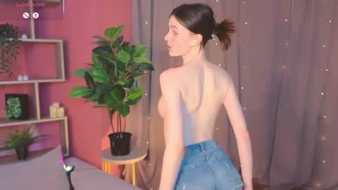 jennyfer_me online show from May 31, 6:09 pm