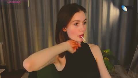 jennyfer_me online show from March 24, 12:43 pm